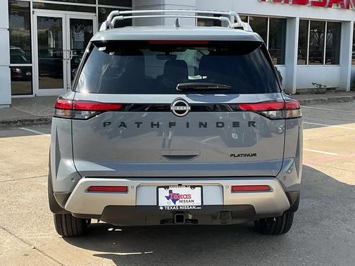 2025 Nissan Pathfinder Platinum FWD