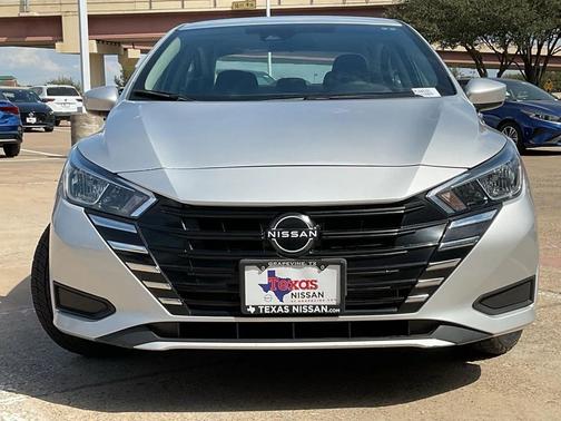 2023 Nissan Versa 1.6 SV
