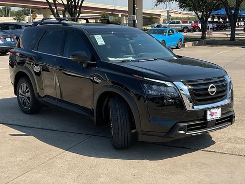 2025 Nissan Pathfinder SV FWD