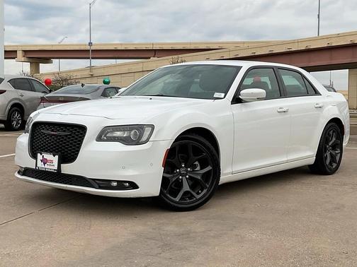 2022 Chrysler 300 S