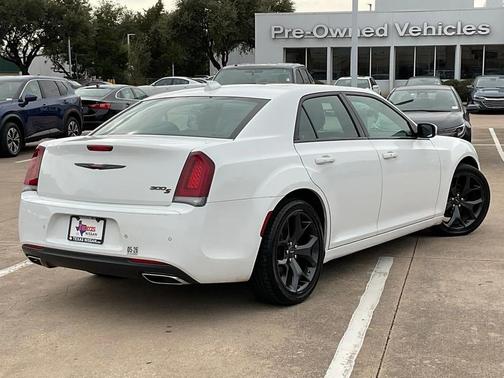 2022 Chrysler 300 S