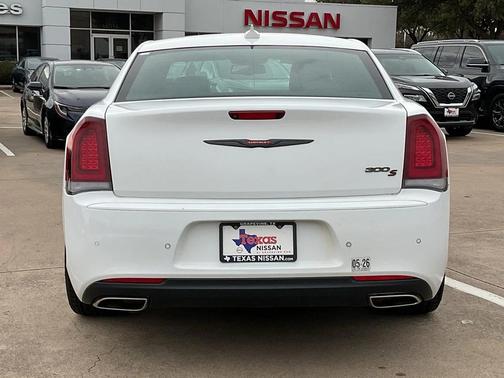 2022 Chrysler 300 S