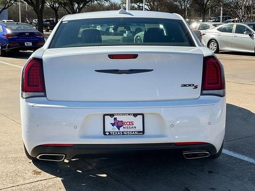 2022 Chrysler 300 S