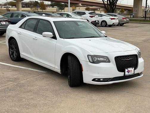 2022 Chrysler 300 S