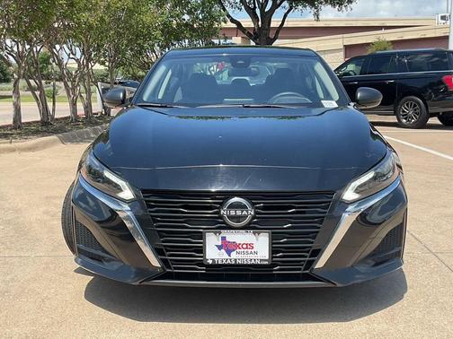 Super Black 2025 Nissan Altima 2.5 SV