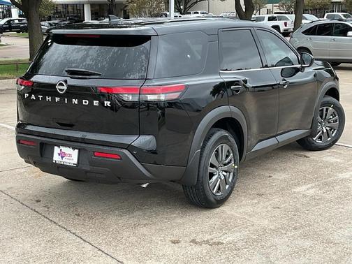 2025 Nissan Pathfinder S FWD