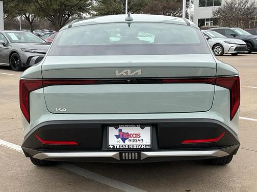 2025 Kia K4 LXS