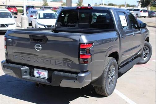 2025 Nissan Frontier SV