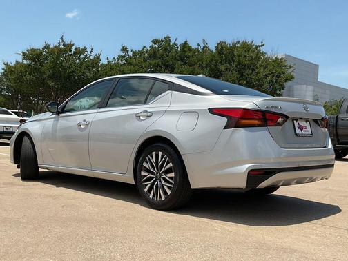 Brilliant Silver 2025 Nissan Altima 2.5 SV