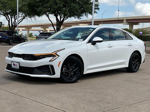 Snow White Pearl 2025 Kia K5 LXS