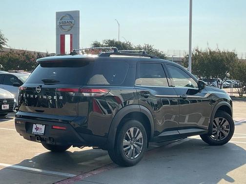2025 Nissan Pathfinder SV FWD