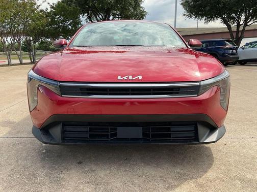 Currant Red 2025 Kia K4 LXS