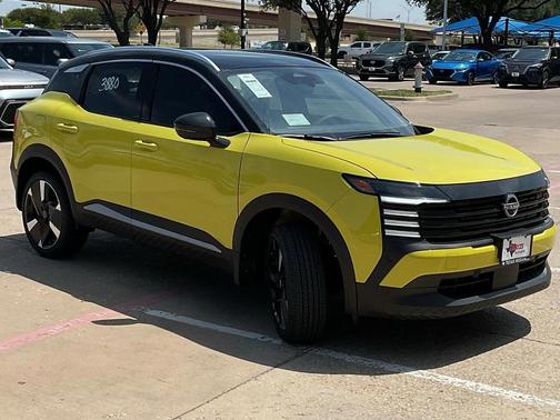2025 Nissan Kicks SR