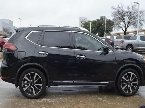 Photo 4 of 35 of 2018 Nissan Rogue SL