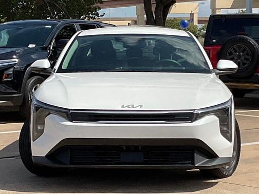 Snow White Pearl 2025 Kia K4 LXS