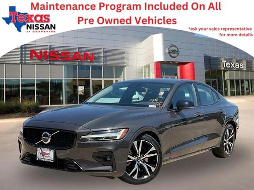 2024 Volvo S60 B5 Core Dark Theme