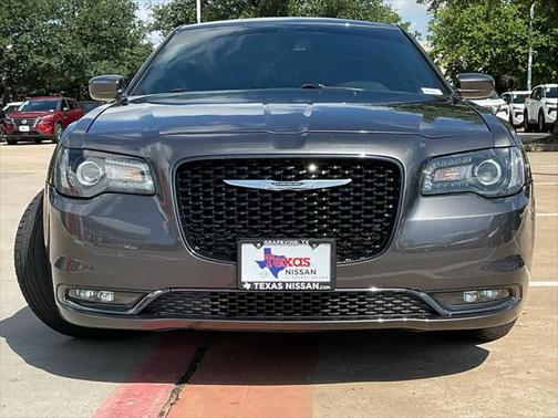 2019 Chrysler 300 S