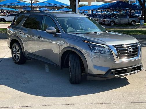 2024 Nissan Pathfinder SV FWD