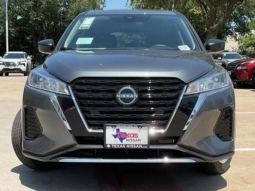 2025 Nissan Kicks S