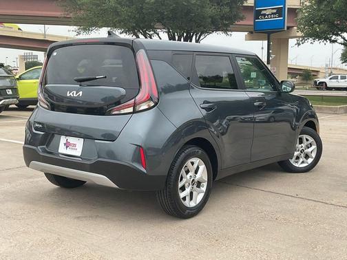 Gravity Gray 2025 Kia Soul LX