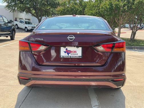 Garnet Pearl 2025 Nissan Altima 2.5 SV