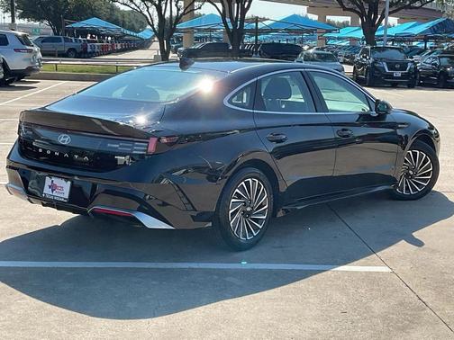 2024 Hyundai SONATA Hybrid SE