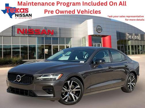2024 Volvo S60 B5 Core Dark Theme