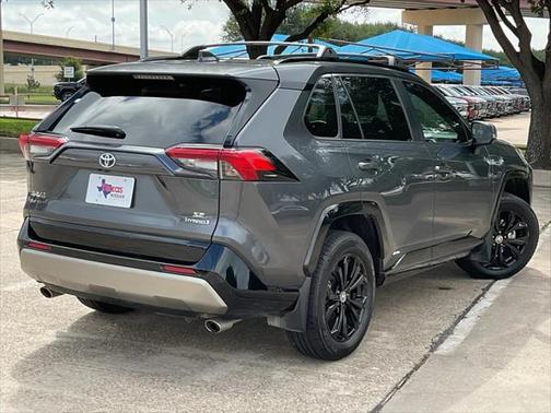 2023 Toyota RAV4 Hybrid SE