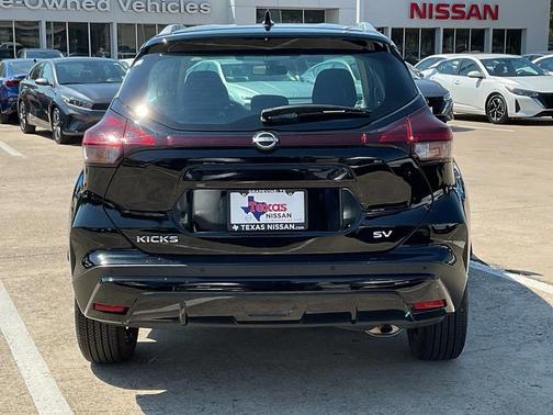 2024 Nissan Kicks SV