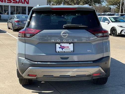 2022 Nissan Rogue SL