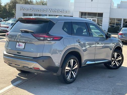 2022 Nissan Rogue SL