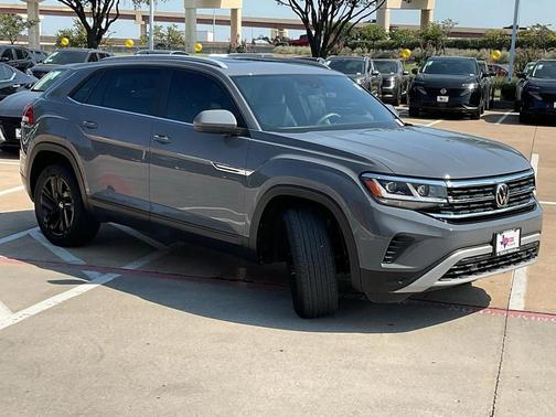 2022 Volkswagen Atlas Cross Sport 2.0T SE w/Technology 4MOTION