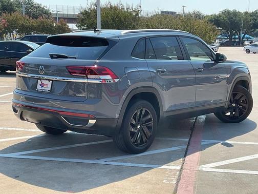 2022 Volkswagen Atlas Cross Sport 2.0T SE w/Technology 4MOTION