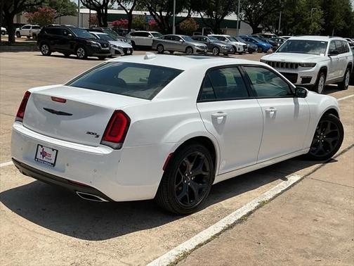2022 Chrysler 300 S