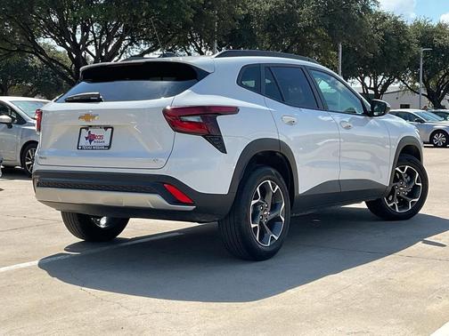 2024 Chevrolet Trax LT