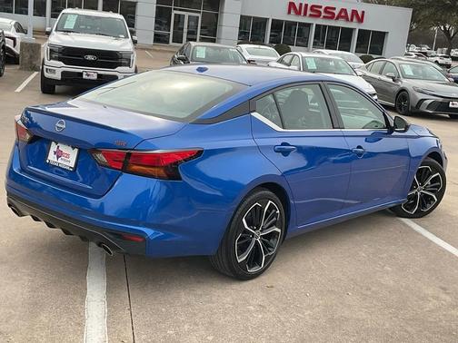 2025 Nissan Altima SR FWD