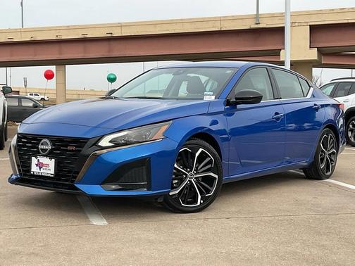 2025 Nissan Altima SR FWD