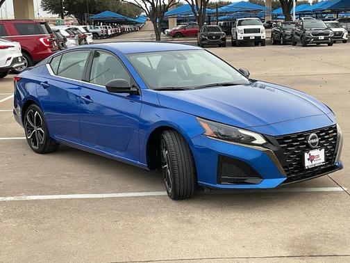 2025 Nissan Altima SR FWD