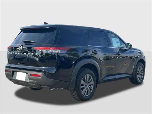 2025 Nissan Pathfinder S FWD