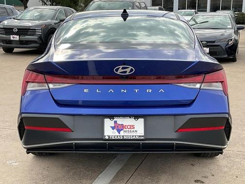 2025 Hyundai ELANTRA SEL