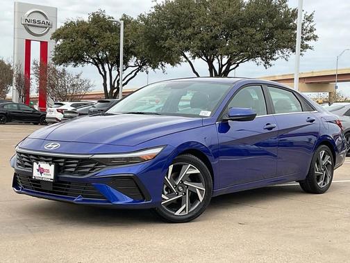 2025 Hyundai ELANTRA SEL