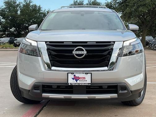2025 Nissan Pathfinder SL FWD