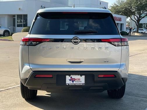 2024 Nissan Pathfinder SV FWD