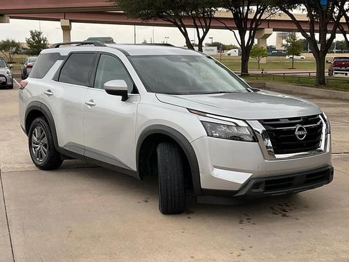 2024 Nissan Pathfinder SV FWD