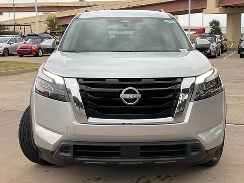 2024 Nissan Pathfinder SV FWD