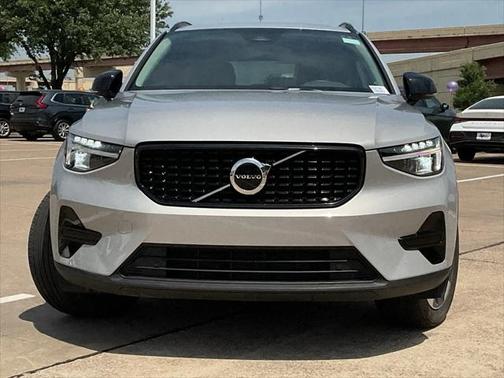 2024 Volvo XC40 B5 Core Bright Theme