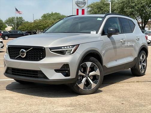 2024 Volvo XC40 B5 Core Bright Theme