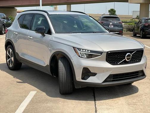 2024 Volvo XC40 B5 Core Bright Theme