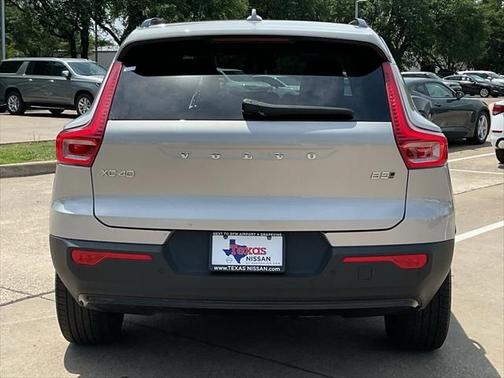 2024 Volvo XC40 B5 Core Bright Theme