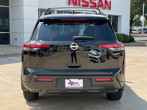 2025 Nissan Pathfinder SV FWD